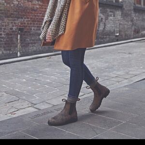 COPY - Blundstone Still in box ask me for pictures